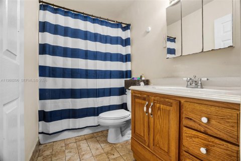 Immobilier commercial à vendre à Hollywood, Floride: 232.81 m2 № 2050306 - photo 28