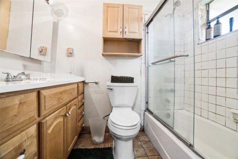 Immobilier commercial à vendre à Hollywood, Floride: 232.81 m2 № 2050306 - photo 25