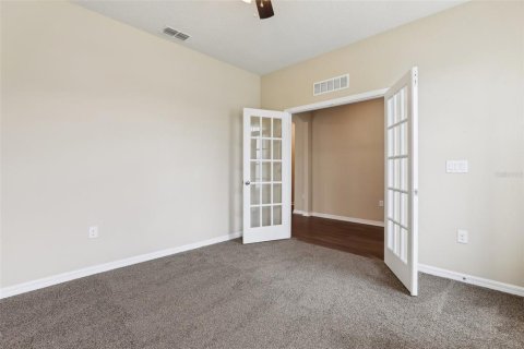 House in Davenport, Florida 5 bedrooms, 294.87 sq.m. № 1736564 - photo 16