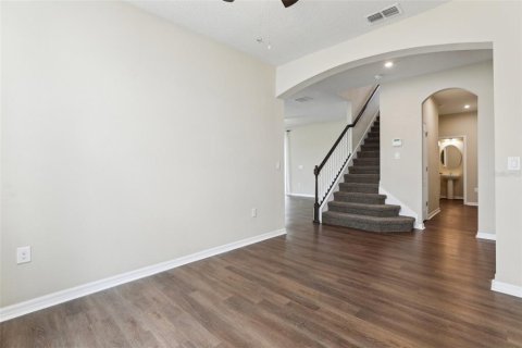 House in Davenport, Florida 5 bedrooms, 294.87 sq.m. № 1736564 - photo 14