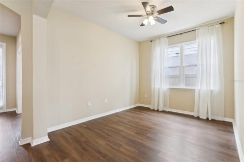 House in Davenport, Florida 5 bedrooms, 294.87 sq.m. № 1736564 - photo 13