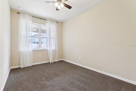 House in Davenport, Florida 5 bedrooms, 294.87 sq.m. № 1736564 - photo 18
