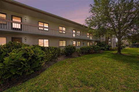 Condo in Oldsmar, Florida, 2 bedrooms  № 2101824