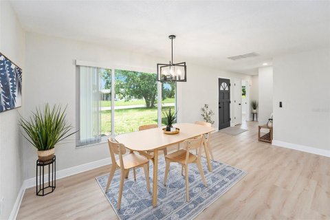 House in Saint Petersburg, Florida 2 bedrooms, 120.31 sq.m. № 1854646 - photo 7