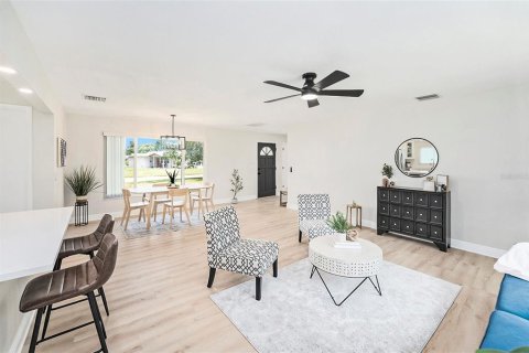 House in Saint Petersburg, Florida 2 bedrooms, 120.31 sq.m. № 1854646 - photo 11