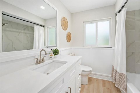 House in Saint Petersburg, Florida 2 bedrooms, 120.31 sq.m. № 1854646 - photo 20