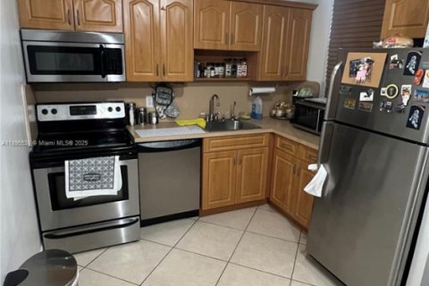 Condominio en venta en North Bay Village, Florida, 2 dormitorios, 83.61 m2 № 1948281 - foto 17