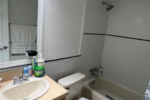 Condominio en venta en North Bay Village, Florida, 2 dormitorios, 83.61 m2 № 1948281 - foto 14