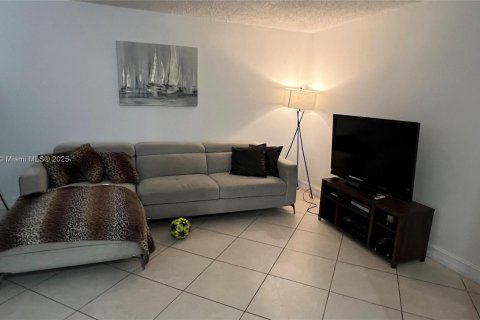 Condominio en venta en North Bay Village, Florida, 2 dormitorios, 83.61 m2 № 1948281 - foto 22