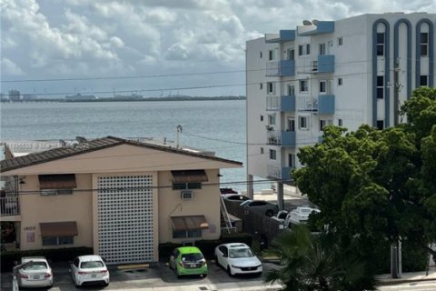 Condominio en venta en North Bay Village, Florida, 2 dormitorios, 83.61 m2 № 1948281 - foto 4