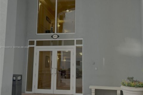 Купить кондоминиум в Майами, Флорида 2 спальни, 73.11м2, № 2001864 - фото 2