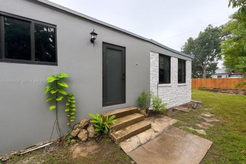 Casa en alquiler en Miami, Florida, 1 dormitorio, 60.39 m2 № 1987772 - foto 7