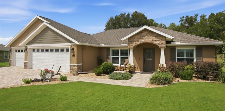 House in Dunnellon, Florida 3 bedrooms, 136.85 sq.m. № 2267482