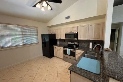 Townhouse in Key Largo, Florida 4 bedrooms, 232.26 sq.m. № 2003762 - photo 8