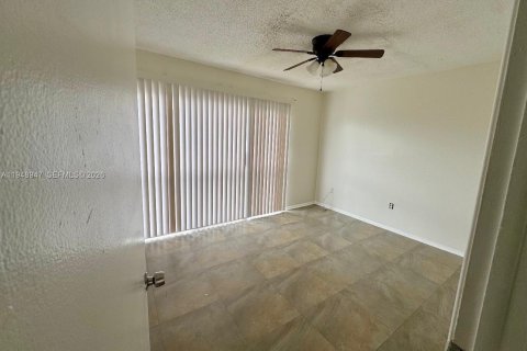Townhouse in Sunrise, Florida 4 bedrooms № 2004720 - photo 9
