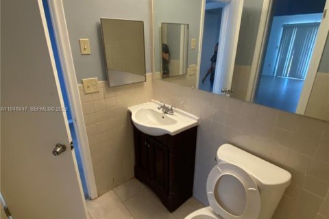 Townhouse in Sunrise, Florida 4 bedrooms № 2004720 - photo 17