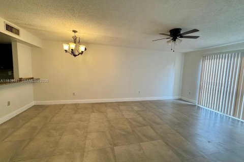 Townhouse in Sunrise, Florida 4 bedrooms № 2004720 - photo 5