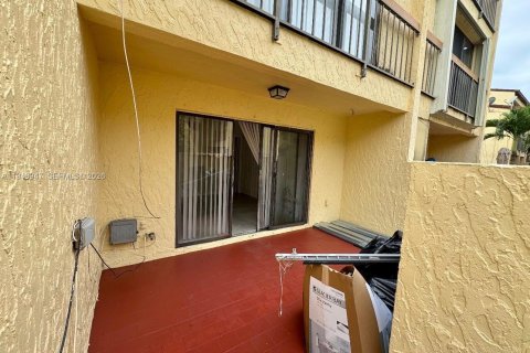 Townhouse in Sunrise, Florida 4 bedrooms № 2004720 - photo 24