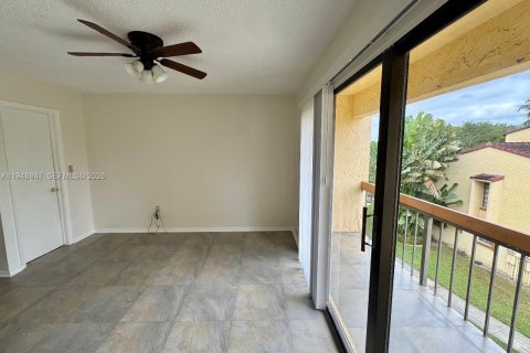 Townhouse in Sunrise, Florida 4 bedrooms № 2004720 - photo 15