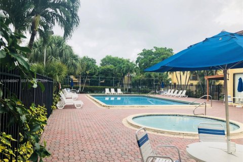 Townhouse in Sunrise, Florida 4 bedrooms № 2004720 - photo 3