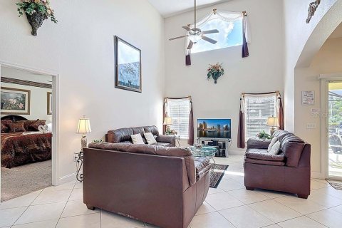 House in Kissimmee, Florida 5 bedrooms, 256.69 sq.m. № 1851478 - photo 7
