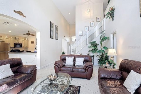 House in Kissimmee, Florida 5 bedrooms, 256.69 sq.m. № 1851478 - photo 10