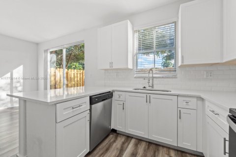 Townhouse in Homestead, Florida 4 bedrooms, 172.05 sq.m. № 1869902 - photo 17