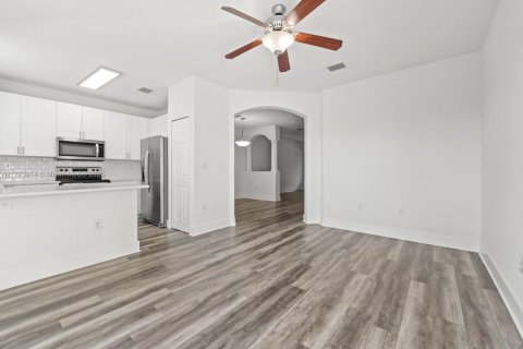 Townhouse in Homestead, Florida 4 bedrooms, 172.05 sq.m. № 1869902 - photo 15