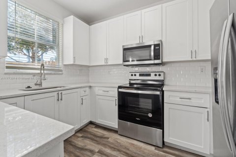 Townhouse in Homestead, Florida 4 bedrooms, 172.05 sq.m. № 1869902 - photo 2