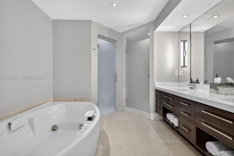 Купить кондоминиум в Санни-Айлс-Бич, Флорида 2 спальни, 124.67м2, № 2005665 - фото 25