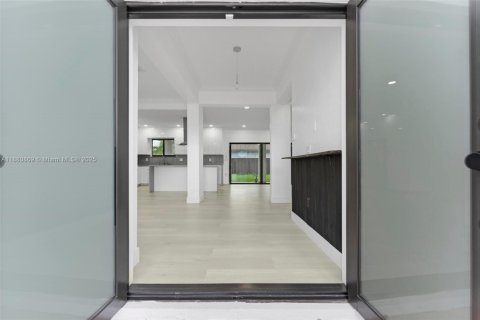 Купить виллу или дом в Майами, Флорида 4 спальни, 228.54м2, № 1925353 - фото 4