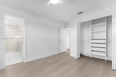 Купить виллу или дом в Майами, Флорида 4 спальни, 228.54м2, № 1925353 - фото 26