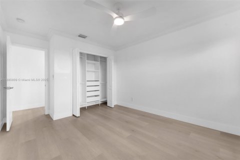 Купить виллу или дом в Майами, Флорида 4 спальни, 228.54м2, № 1925353 - фото 25