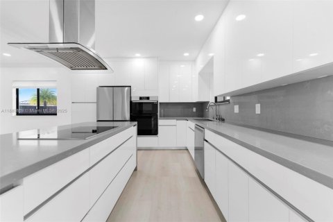 Купить виллу или дом в Майами, Флорида 4 спальни, 228.54м2, № 1925353 - фото 8