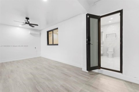 Купить виллу или дом в Майами, Флорида 4 спальни, 228.54м2, № 1925353 - фото 19