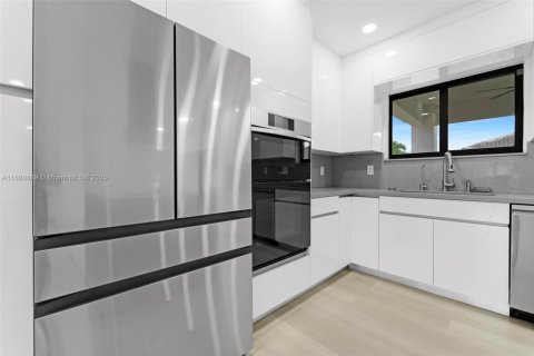 Купить виллу или дом в Майами, Флорида 4 спальни, 228.54м2, № 1925353 - фото 10