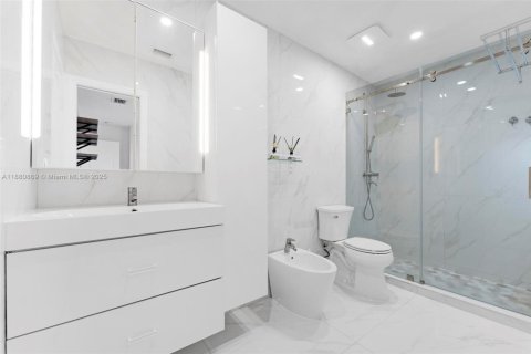 Купить виллу или дом в Майами, Флорида 4 спальни, 228.54м2, № 1925353 - фото 24