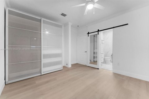 Купить виллу или дом в Майами, Флорида 4 спальни, 228.54м2, № 1925353 - фото 16