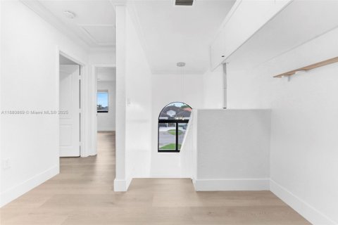 Купить виллу или дом в Майами, Флорида 4 спальни, 228.54м2, № 1925353 - фото 22