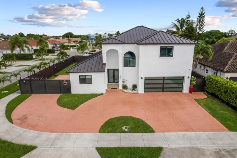 Купить виллу или дом в Майами, Флорида 4 спальни, 228.54м2, № 1925353 - фото 2