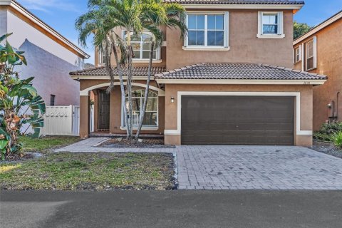 Villa ou maison à Hollywood, Floride 4 chambres, 176.98 m2 № 2028853