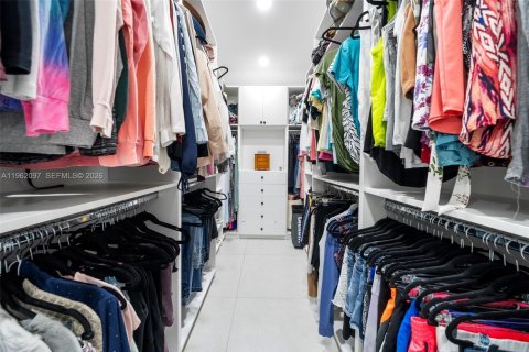 Купить таунхаус в Форт-Лодердейл, Флорида 4 спальни, 227.98м2, № 2079619 - фото 20