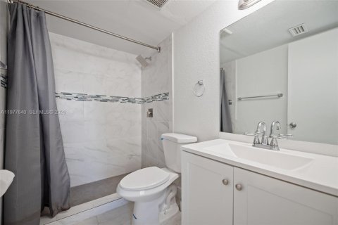 Condo in Coral Springs, Florida, 2 bedrooms  № 2041834 - photo 16
