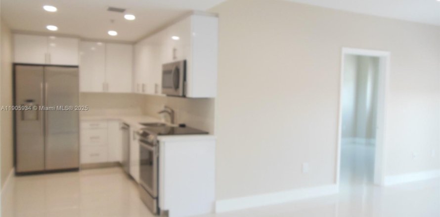 Condo in Miami, Florida, 2 bedrooms  № 1957276