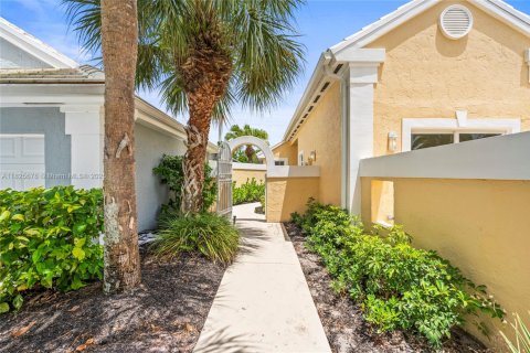House in West Palm Beach, Florida 3 bedrooms, 142.7 sq.m. № 1794600 - photo 4