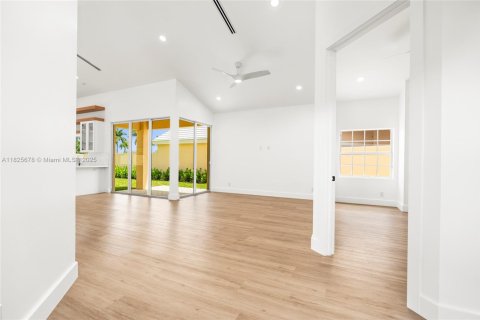 House in West Palm Beach, Florida 3 bedrooms, 142.7 sq.m. № 1794600 - photo 16