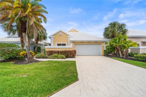 House in West Palm Beach, Florida 3 bedrooms, 142.7 sq.m. № 1794600 - photo 2
