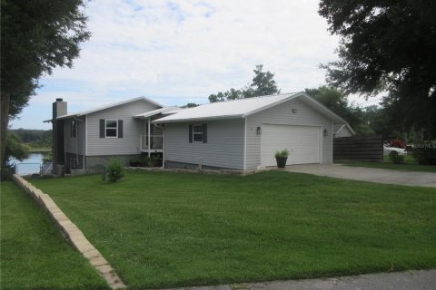 Casa en Ocklawaha, Florida 3 dormitorios, 144.93 m2 № 2217893
