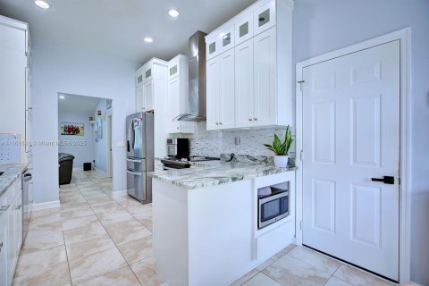 Casa en venta en Sebring, Florida, 4 dormitorios, 211.07 m2 № 1892431 - foto 18