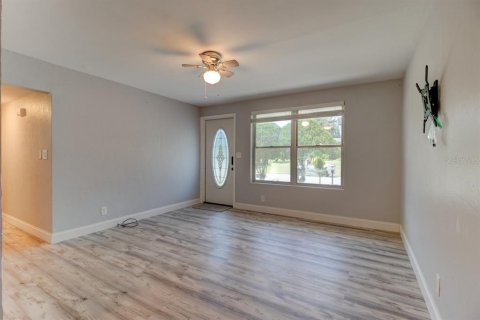Снять в аренду виллу или дом в Дейтона-Бич, Флорида 3 комнаты, 86.96м2, № 1908912 - фото 4